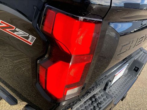 Certified 2024 Chevrolet Colorado Z71 w/ LPO, Dark Essentials Package image 28