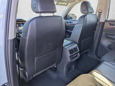 Used 2024 Volkswagen Atlas SE FWD image 23