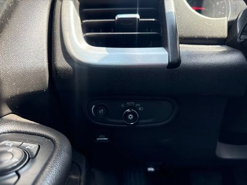 Used 2019 GMC Terrain SLE w/ Driver Convenience Package AWD/4WD image 14