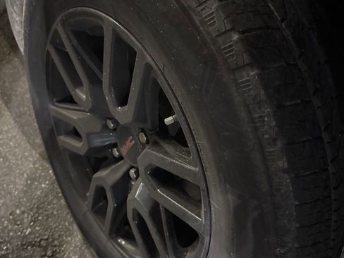 Used 2021 GMC Sierra 1500 Elevation w/ Preferred Package image 9