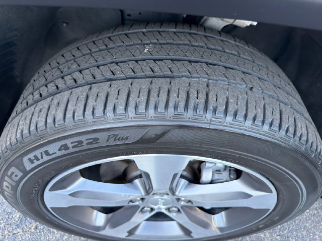 Used 2024 Jeep Grand Cherokee Limited AWD/4WD image 30