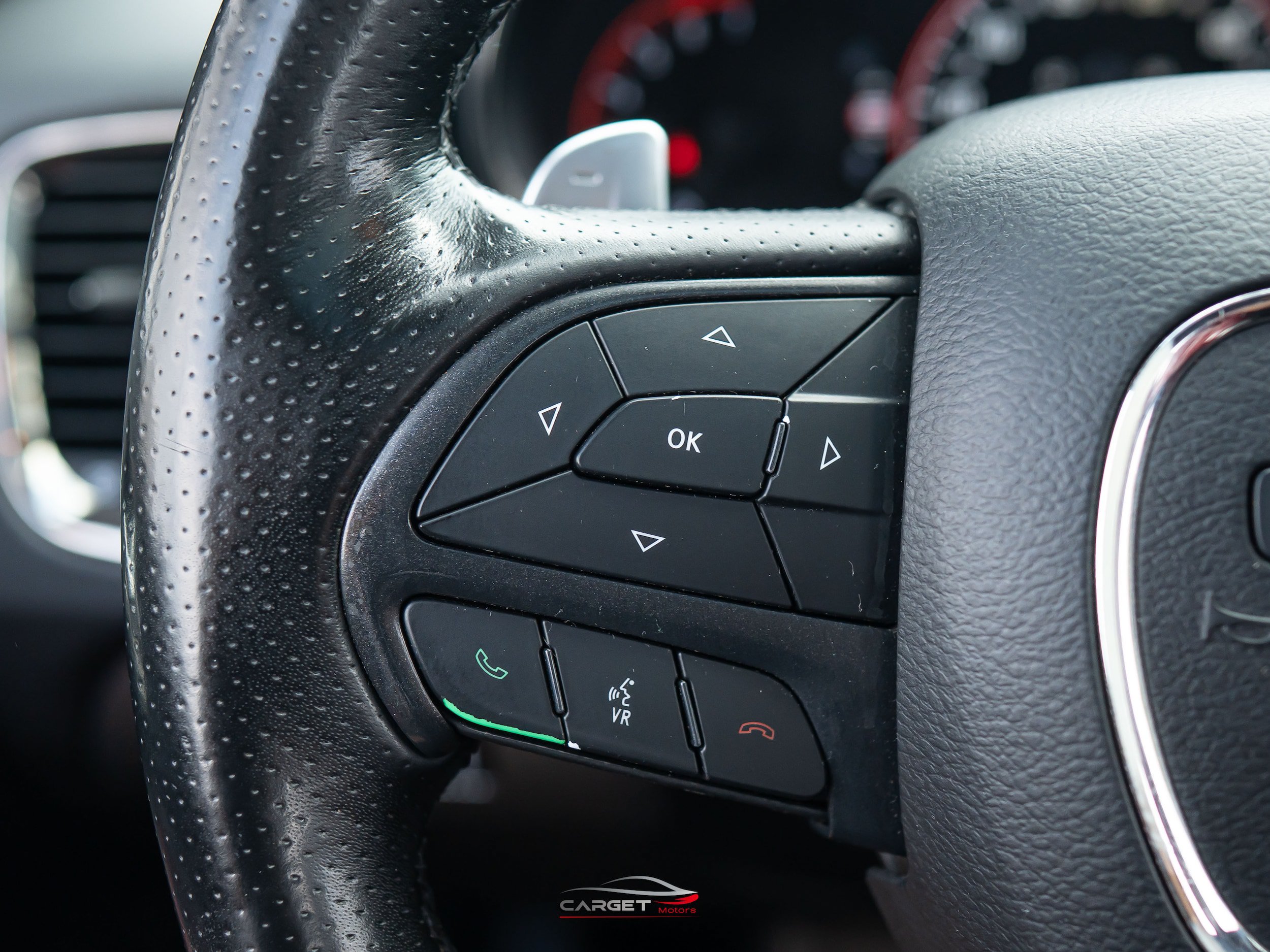 Used 2018 Dodge Durango R/T w/ Technology Group AWD/4WD image 23