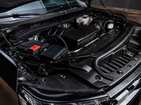 Used 2024 Chevrolet Tahoe Z71 w/ Z71 Off-Road Package image 43