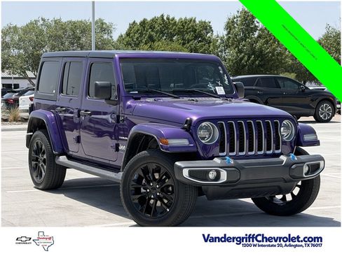 Used 2023 Jeep Wrangler Unlimited Sahara w/ Cold Weather Group AWD/4WD image 2