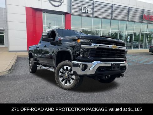 Used 2024 Chevrolet Silverado 3500 LT w/ Convenience Package AWD/4WD image 3