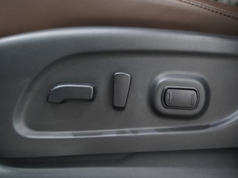 Used 2022 Nissan Titan Platinum Reserve w/ Moonroof Package image 21