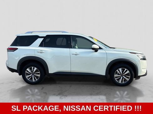 Used 2022 Nissan Pathfinder SL AWD/4WD image 3