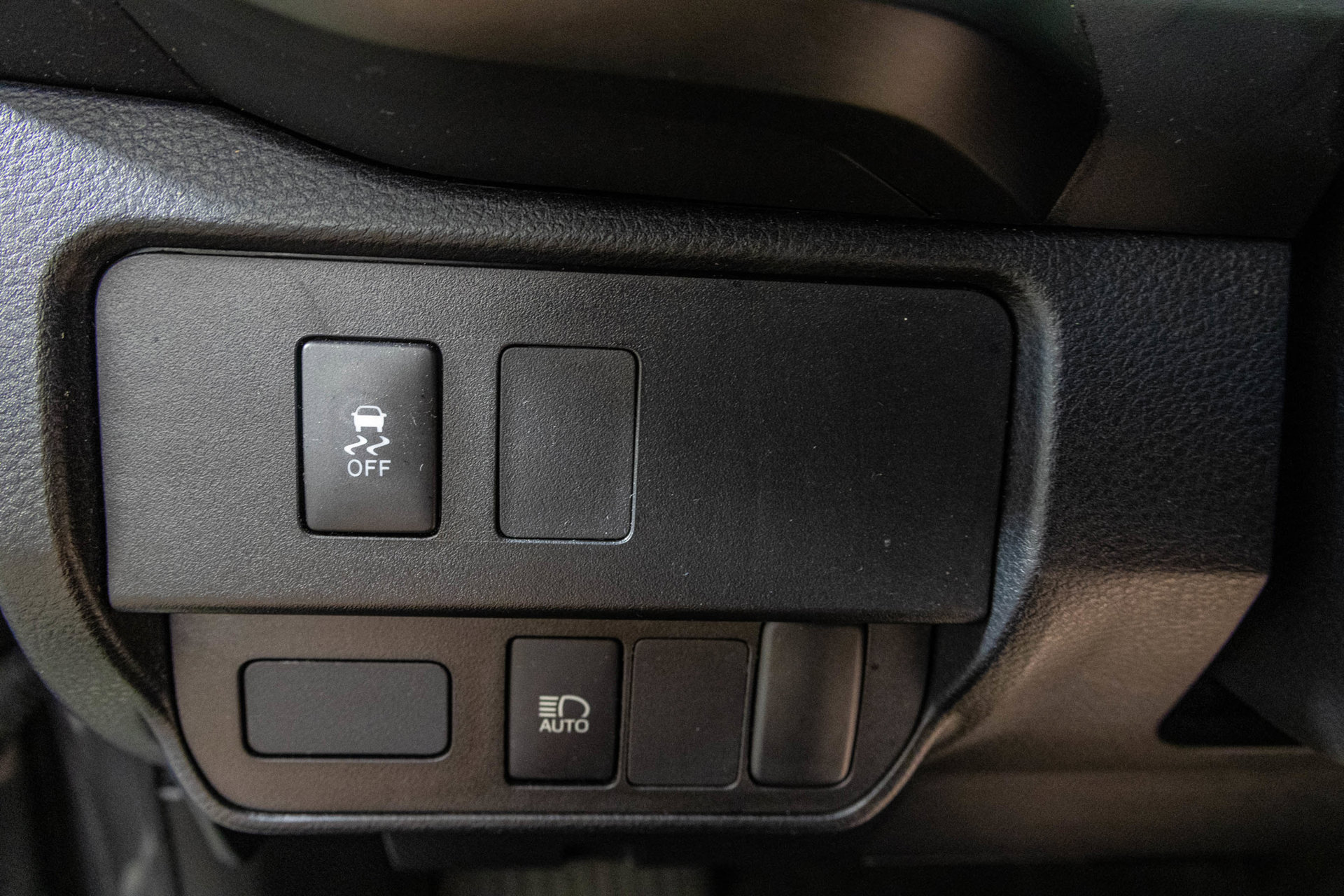 Used 2022 Toyota Tacoma SR w/ SX Package AWD/4WD image 32