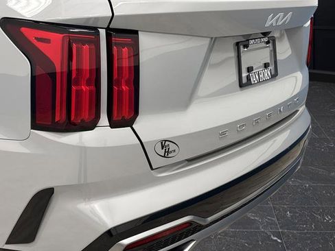 Used 2022 Kia Sorento SX image 36