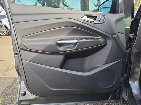 Used 2015 Ford Escape SE image 9