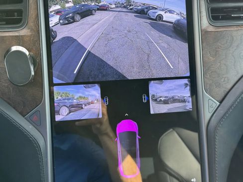 Used 2020 Tesla Model X Long Range image 15