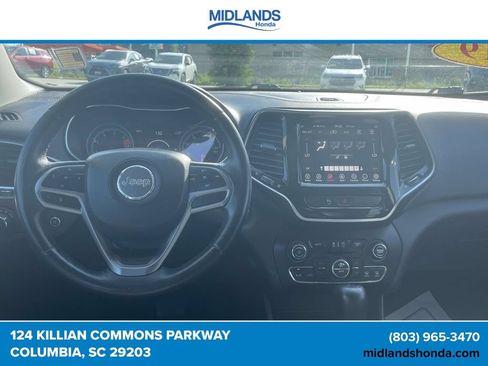 Used 2019 Jeep Cherokee Limited FWD image 12