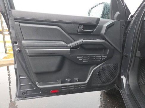 Used 2025 Toyota Tacoma SR5 image 10