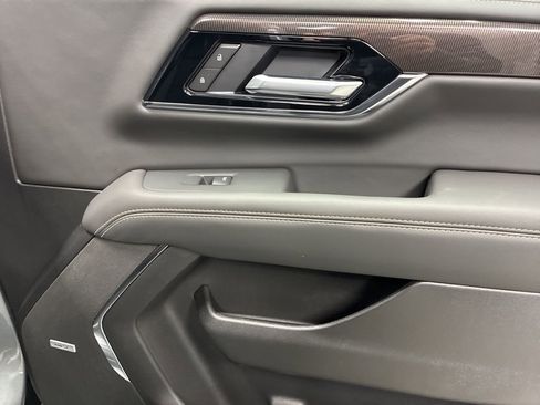 New 2026 GMC Yukon Elevation image 10