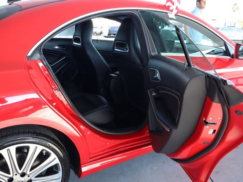 Used 2019 Mercedes-Benz CLA 250 image 33