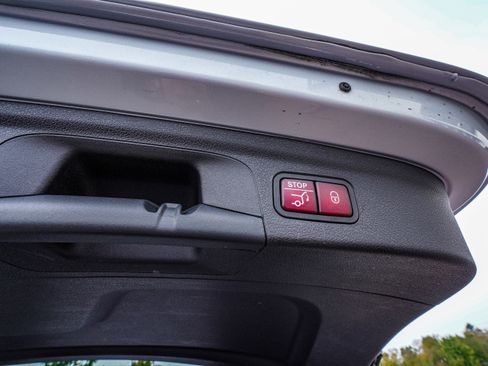 Used 2022 Mercedes-Benz GLE 350 4MATIC image 47