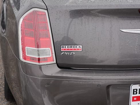 Used 2013 Chrysler 300 S w/ Luxury Group image 10