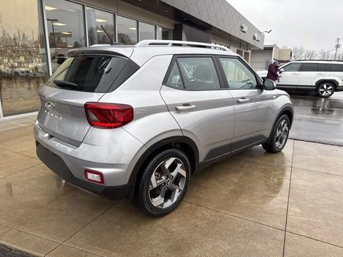 Certified 2023 Hyundai Venue SEL image 19