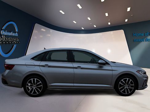 New 2026 Volkswagen Jetta SE image 4