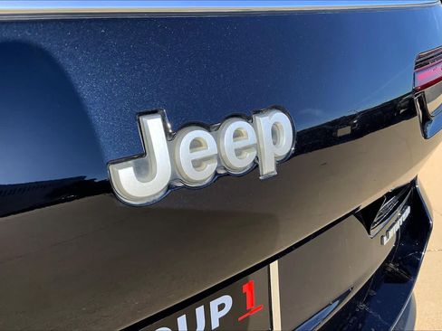 Used 2024 Jeep Grand Cherokee L Limited RWD image 31