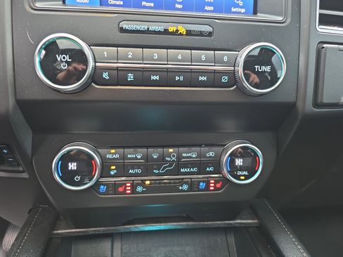 Used 2020 Ford Expedition Limited w/ Equipment Group 301A image 26