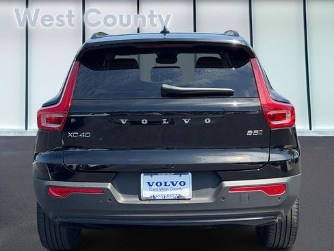 Certified 2026 Volvo XC40 B5 Plus AWD/4WD image 6
