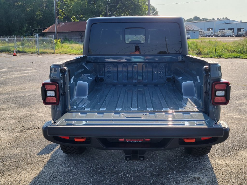 Used 2026 Jeep Gladiator Mojave AWD/4WD image 4
