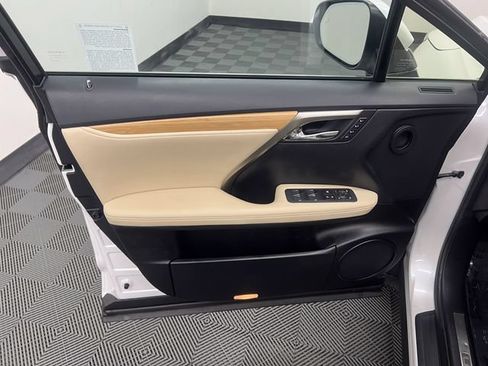 Certified 2022 Lexus RX 350L Premium w/ Premium Package AWD/4WD image 9