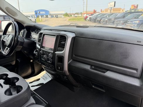 Used 2022 RAM 1500 Classic SLT w/ Electronics Convenience Group AWD/4WD image 57