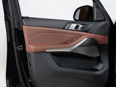 Used 2025 BMW X5 xDrive40i w/ M Sport Package image 28