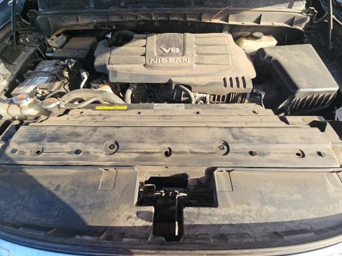 Used 2017 Nissan Titan SL w/ Chrome Package RWD image 7