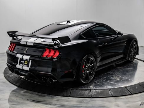 Used 2021 Ford Mustang Shelby GT500 w/ Carbon Fiber Track Pack image 22