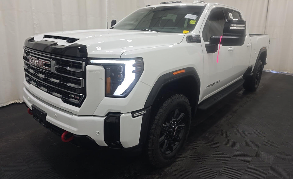 Used 2025 GMC Sierra 2500 AT4 w/ AT4 Premium Plus Package AWD/4WD image 2