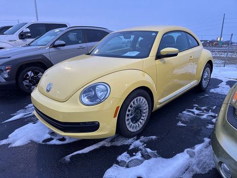 Used 2013 Volkswagen Beetle 2.5 image 1