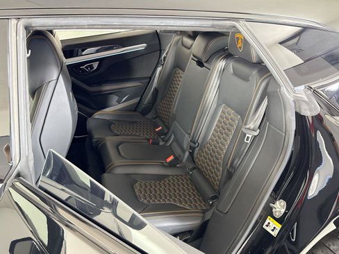 Used 2020 Lamborghini Urus AWD/4WD image 25