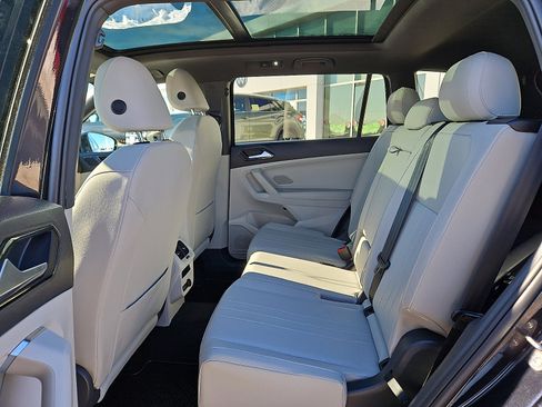 Certified 2023 Volkswagen Tiguan SE R-Line image 10