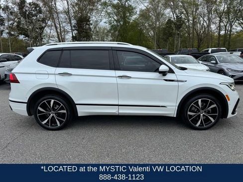 Certified 2024 Volkswagen Tiguan SEL R-Line AWD/4WD image 4