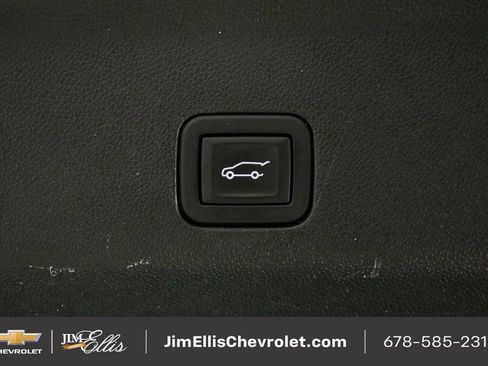 Used 2024 Chevrolet Suburban LT image 33