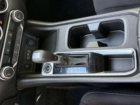 Used 2025 Nissan Sentra SV image 36