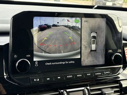 Used 2025 Nissan Pathfinder SL w/ SL Premium Package image 28