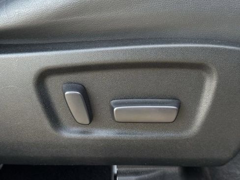 Used 2018 Toyota Highlander XLE FWD image 31