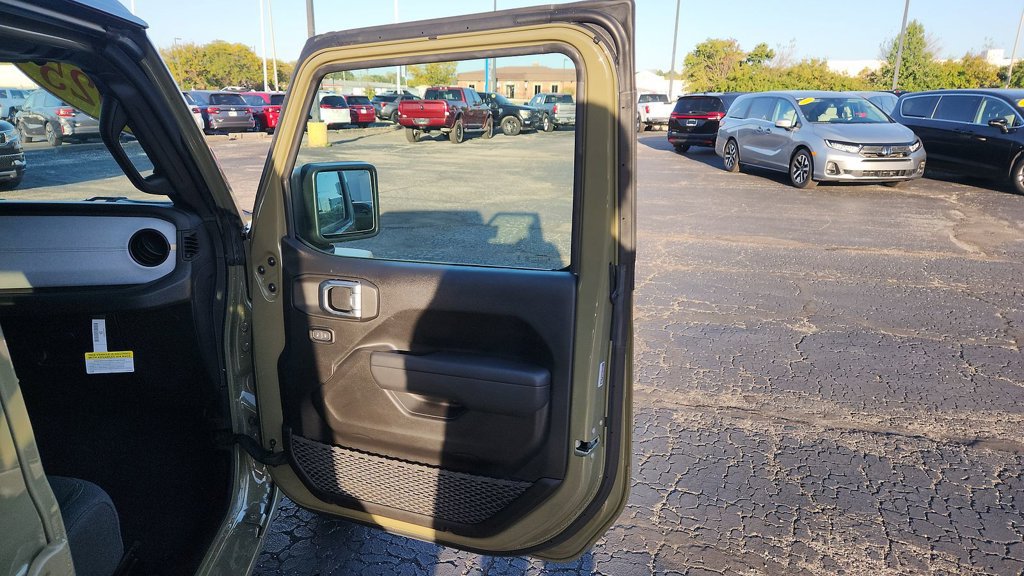 Used 2025 Jeep Wrangler Unlimited Sport AWD/4WD image 10