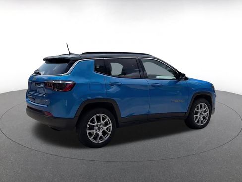 Used 2025 Jeep Compass Limited AWD/4WD image 13