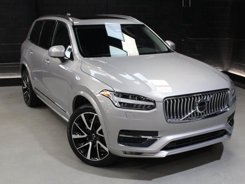 Used 2023 Volvo XC90 B6 Plus w/ Protection Package Premier AWD/4WD image 8