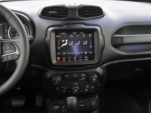 Certified 2022 Jeep Renegade Sport image 15