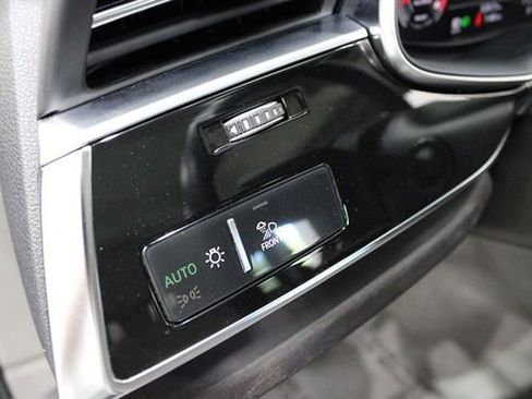 Used 2021 Audi Q7 3.0T Prestige image 19