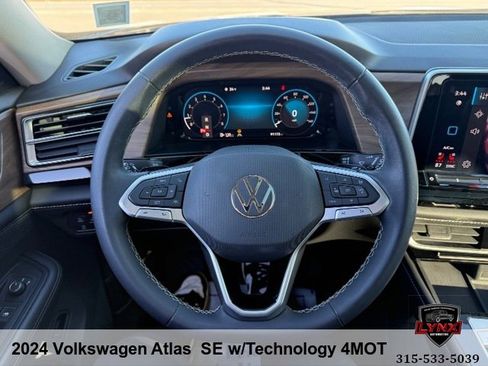 Used 2024 Volkswagen Atlas SE image 26