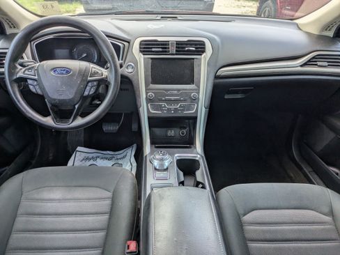 Used 2020 Ford Fusion SE FWD image 11