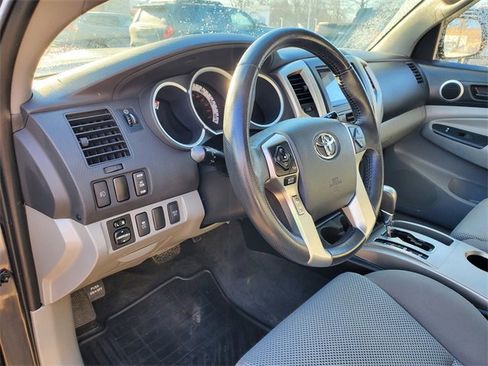 Used 2015 Toyota Tacoma 4x4 Double Cab w/ TRD Sport Package image 15