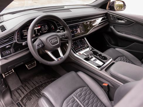 Used 2025 Audi RS Q8 performance image 4